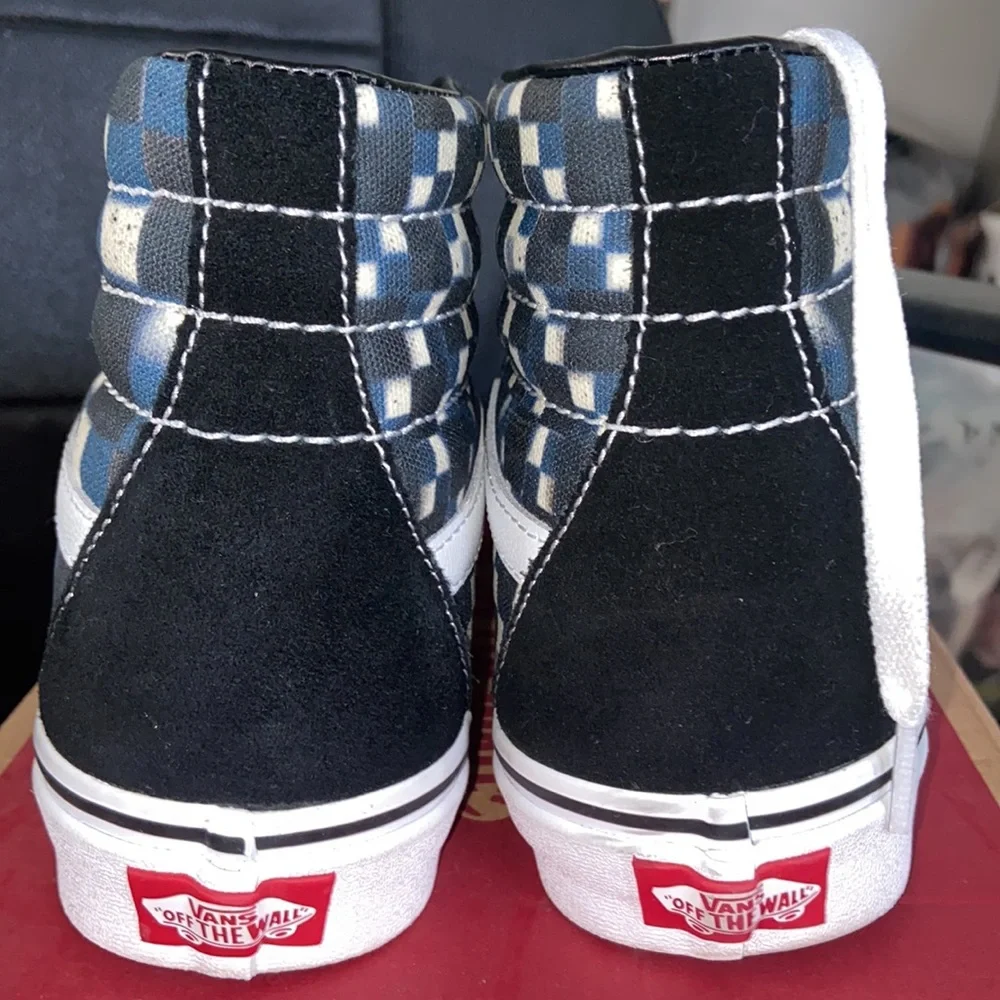 Vans - Picture 4 of 4